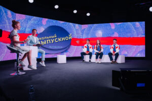 Read more about the article Premiere of the alumni anthem took place on the All-Russian Graduation Day – 2021