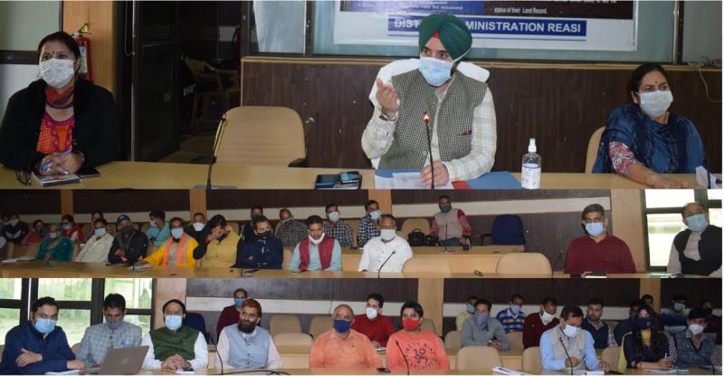 You are currently viewing Apni Zameen Apni Nigrani:  DC Reasi discusses launch of IEC campaign with BDCs, DDCs