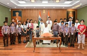 Read more about the article Vice President celebrates Holi with school children at his residence