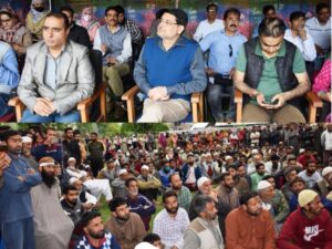 Read more about the article 20k Youth to be given loan for self-employment in district: DC Budgam ; Chairs Public Darbar at Dreygam, Khansahab, paid obeisance at Shrine of Sheikh Noor-u-din Noorani (RA)