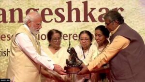 Read more about the article PM Narendra Modi receives Lata Deenanath Mangeshkar Award at a ceremony in Mumbai