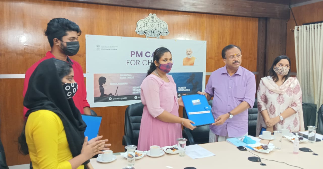 You are currently viewing PM CARES Comes to help for those children who lost their parents in pandemic MoS V. Muraleedharan distributed benefits in Thiruvananthapuram