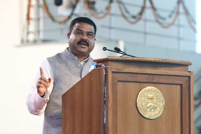 You are currently viewing Delhi University will offer solutions to global problems emerging as an incubator of the world -Dharmendra Pradhan