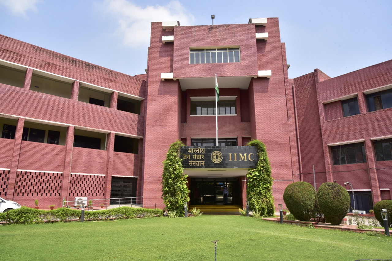 You are currently viewing IIMC became the Best Media Educational Institute in the country