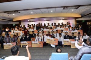 Read more about the article Union Sports Minister Anurag Thakur felicitates State-Level Winners of Fit India Quiz in Mumbai