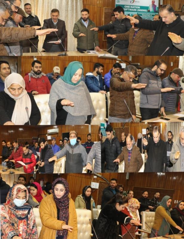 You are currently viewing Srinagar Admin holds Pledge taking ceremonies across District to mark Constitution Day celebrations