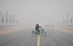 Read more about the article Cold wave and fog continue to disrupt normal life in several parts of North India; Schools in Bihar to remain closed till December 31st due to cold wave