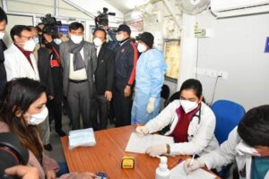 Read more about the article Union Health Minister Visits Safdarjung Hospital, Reviews Mock Drill For Ensuring Readiness Of Hospital Infrastructure For Covid19 Management