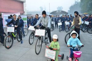 Read more about the article Union Minister Dr. Mansukh Mandaviya participates in Cyclathon organised by National Board of Examination in Medical Sciences
