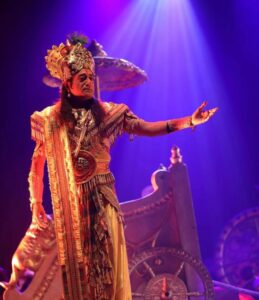 Read more about the article Nitish Bharadwaj comes back as Lord Krishna in renowned Hindi play “Chakravyuh” on 8th January 2023