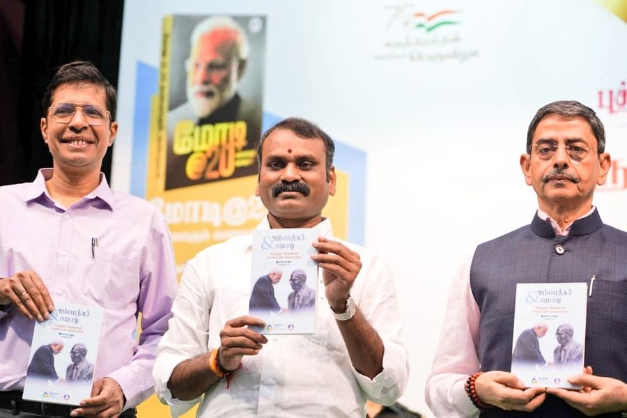 You are currently viewing Union Minister of State for Information and Broadcasting Dr. L. Murugan and Tamilnadu Governor R.N. Ravi released the Tamil version of Modi 2.0 and Ambedkar and Modi at Anna University in Chennai