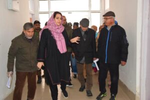 Read more about the article DC B’la inspects PHC Singhpora; takes Stock of Medicare facilities