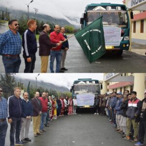 Read more about the article DC Ramban flags off exposure tour for progressive farmers