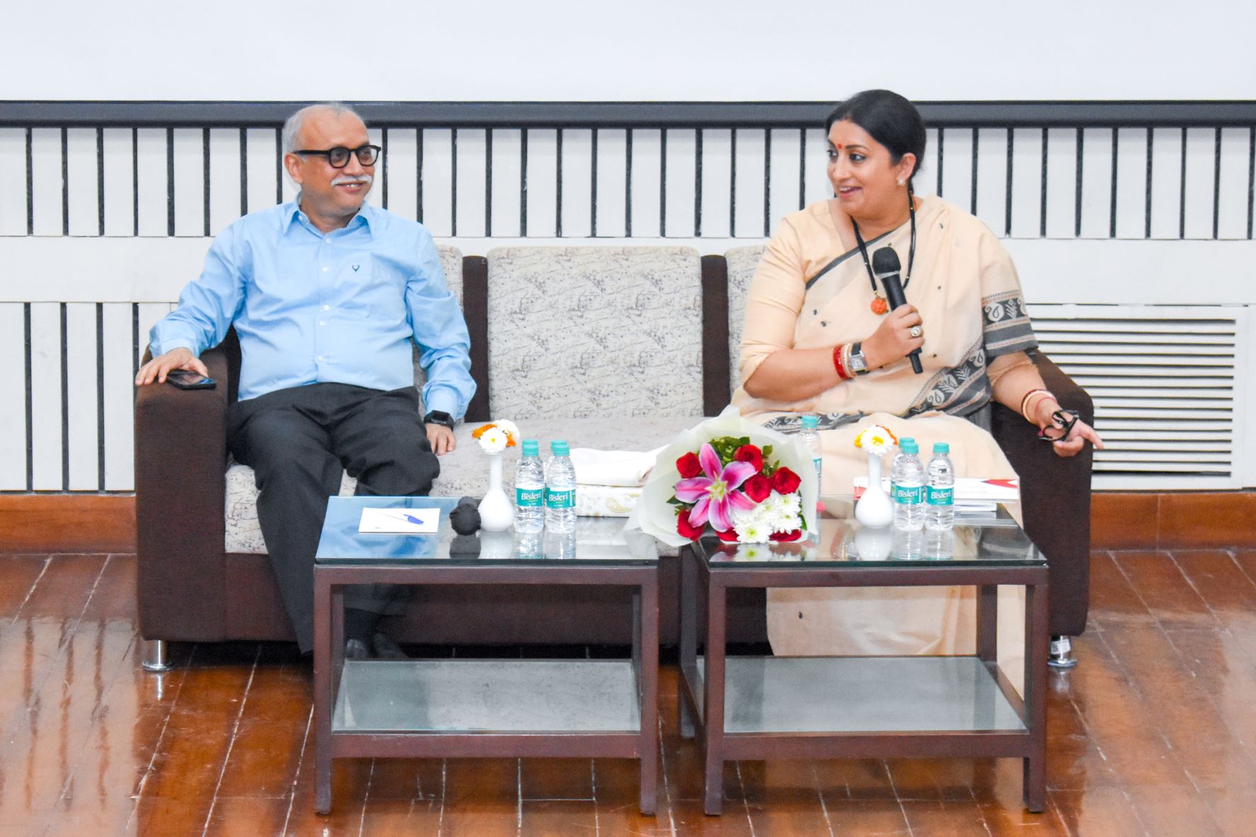 You are currently viewing Union Minister – Smriti Irani Takes Classes at IIM Udaipur