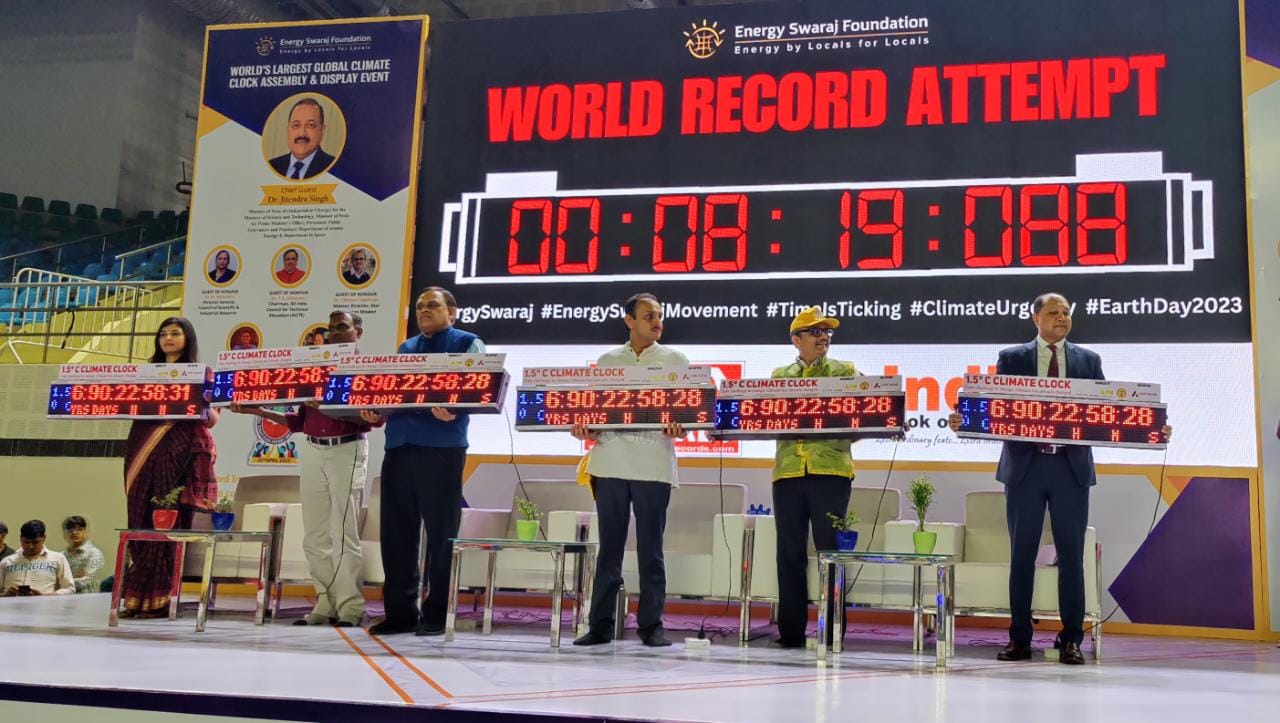 You are currently viewing India sets world record with the world’s largest global climate clock assembly event